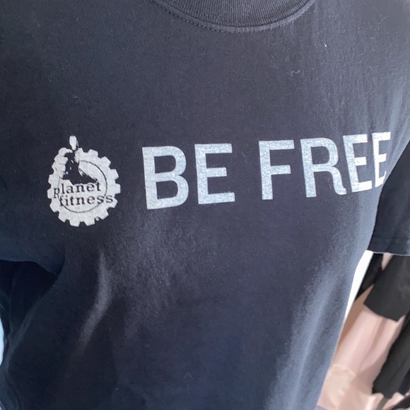 Planet fitness size medium “be free” tee - Picture 3 of 4